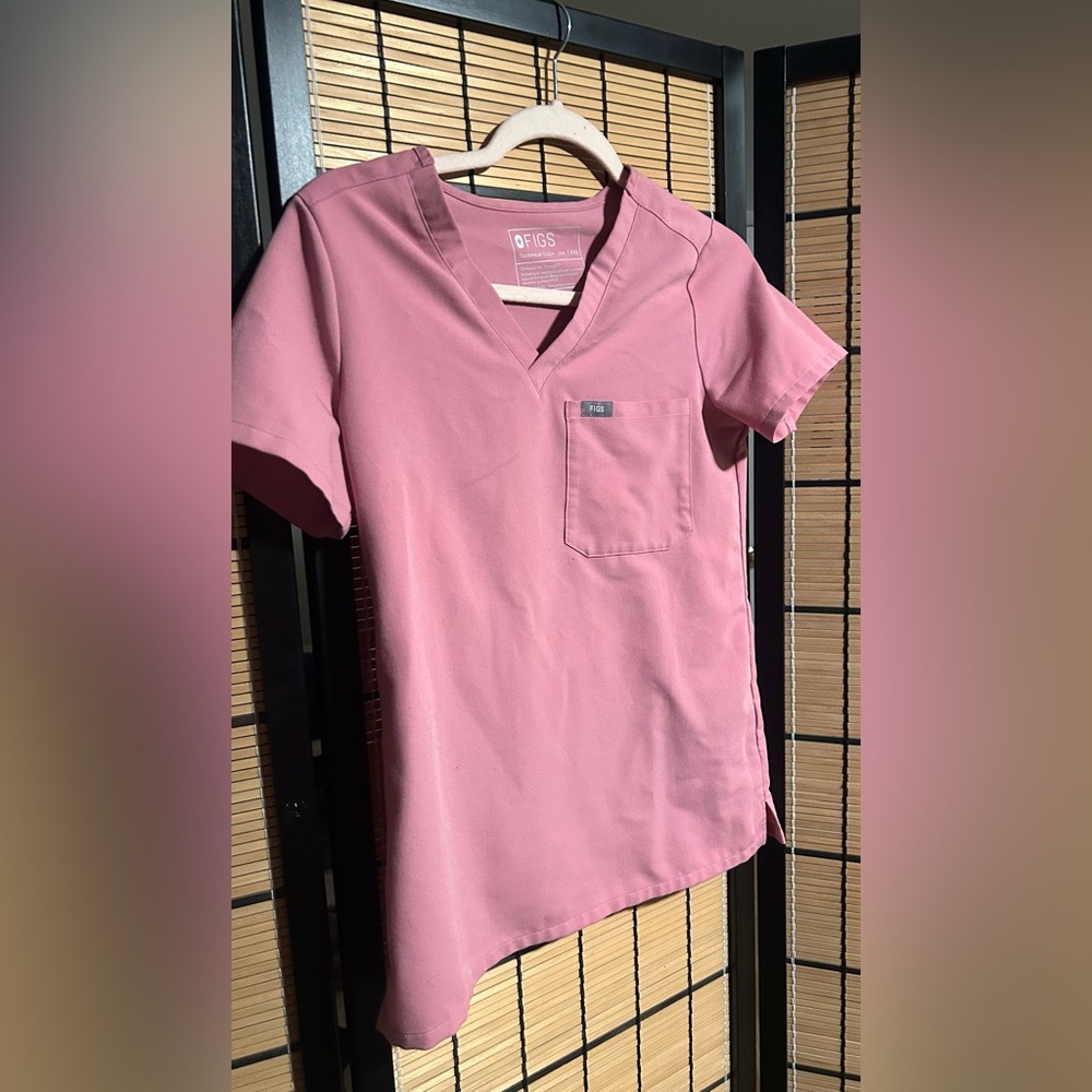 Figs Chalk Pink Scrub top XXS